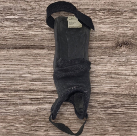 YOUTH LOTTO SOCCER SHIN GUARDS - Picture 3 of 7